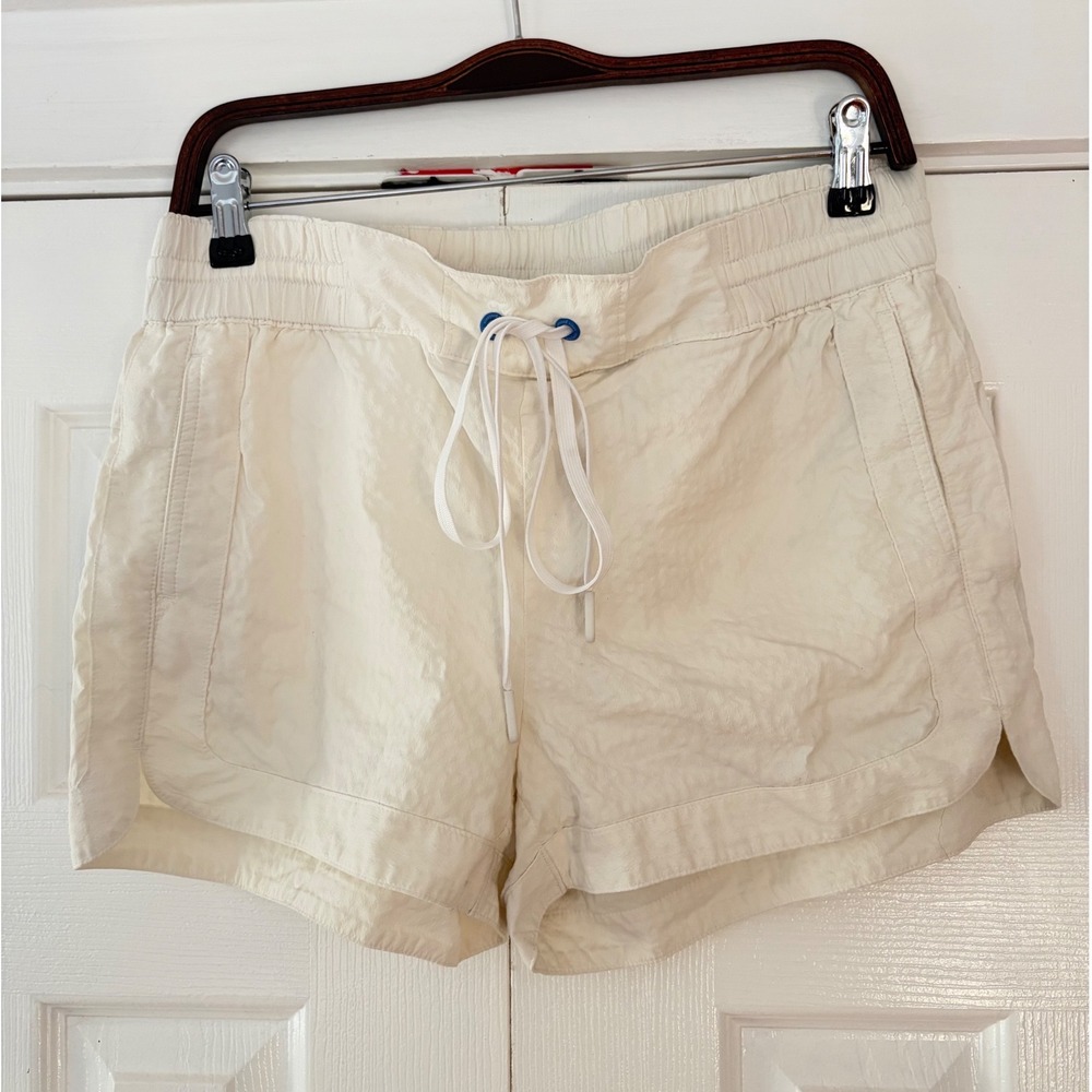 Vineyard Vines Women Cream Performance Athletic Shorts Medium Drawstring Pockets
